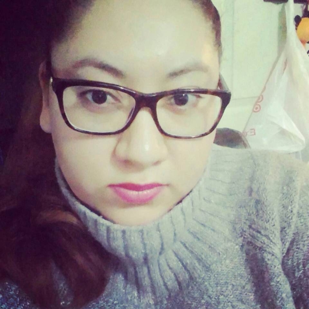 Meet your Posher, Adela
